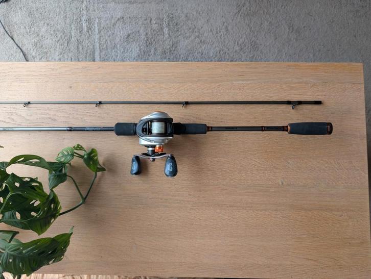 Abu garcia REVO X set 1.98m 10-35gr, Watersport en Boten, Hengelsport | Roofvissen, Zo goed als nieuw, Complete set, Ophalen
