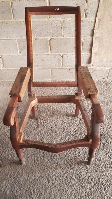 Fauteuil Voltaire om te worden gestoffeerd beschikbaar voor biedingen