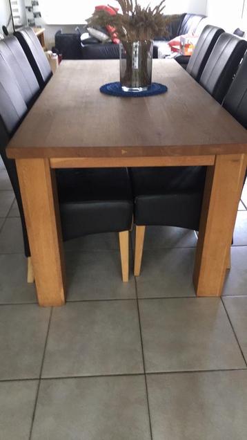 Massief Eiken tafel als nieuw beschikbaar voor biedingen