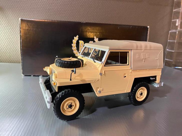 Land Rover Lightweight Series IIa softtop 1968 BOS models, Hobby en Vrije tijd, Modelauto's | 1:18, Zo goed als nieuw, Auto, Overige merken