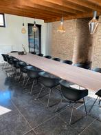Houten eettafel met metalen onderstel voor minimaal 14 man, Huis en Inrichting, Tafels | Eettafels, Ophalen