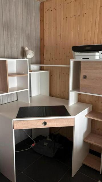 Hoekbureau wit Delta 2.0 beschikbaar voor biedingen