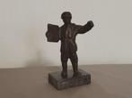 Bronzen beeldje van Marlies Noordkamp "de opzichter", Ophalen of Verzenden, Brons