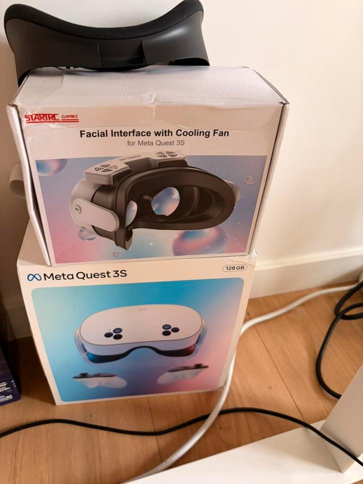 Meta Quest 3S 128 gb met extra’s, Computers en Software, Webcams, Zo goed als nieuw, Draadloos, Windows, Monitorclip, Facetracking