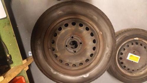 Velgen set + banden van een Volkswagen UP, Auto-onderdelen, Banden en Velgen, Personenwagen, Gebruikt, 3 maanden garantie, Ophalen of Verzenden