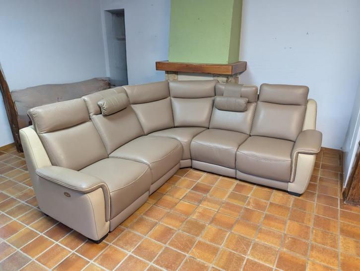 L-vormige tweekleurige leren fauteuil met 2 elek relaxers, Huis en Inrichting, Fauteuils, Gebruikt, Leer, 125 cm of meer, Minder dan 75 cm