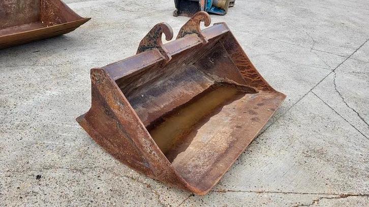 Diversen Graafbak CW30, Articles professionnels, Machines & Construction | Pièces