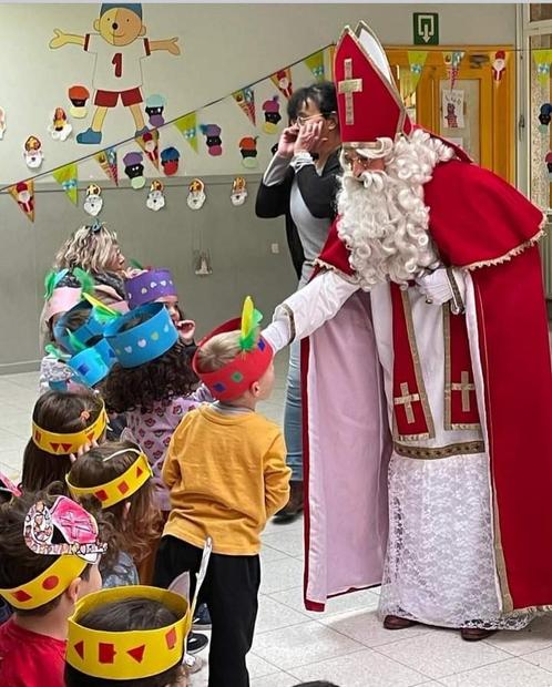 Sinterklaas pieten kostuum te huur verhuur, Diversen, Sinterklaas, Zo goed als nieuw, Ophalen