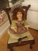 Kleine antieke stoel en zijn pop, Verzamelen, Ophalen, Gebruikt, Pop