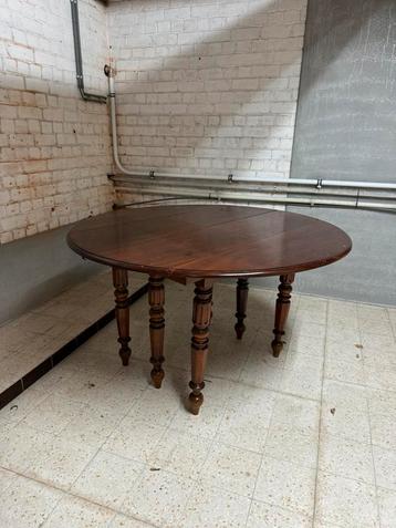 Verlengbare tafel diameter 1m30 beschikbaar voor biedingen