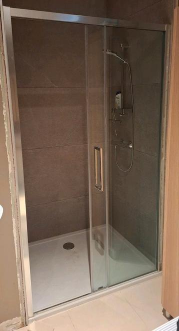Doucheglas met schuifdeur beschikbaar voor biedingen