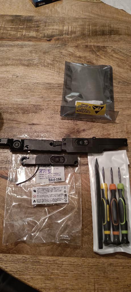 Speakers MacBook pro 15inch  2010-2012 a1286, Informatique & Logiciels, Apple Macbooks, Neuf, MacBook, Enlèvement ou Envoi