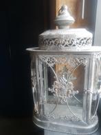 Kaarshouder met gebombeerd glas, Ophalen