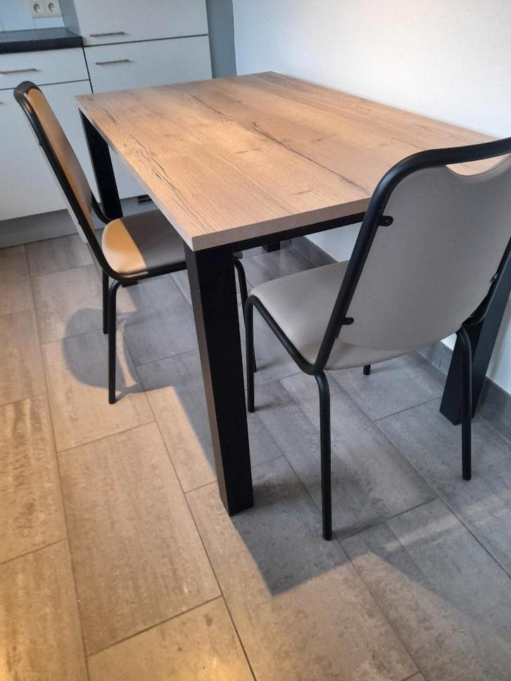 Keukentafel met twee stoelen.  Perfecte staat, Huis en Inrichting, Tafels | Eettafels, Zo goed als nieuw, 50 tot 100 cm, 100 tot 150 cm