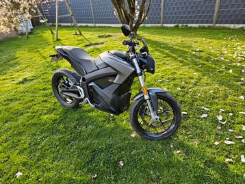 Zero S zf13 11kw 13866km 09/16. Attention ne se charge plus beschikbaar voor biedingen
