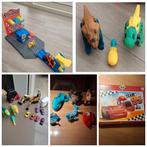 Speelgoedauto's, hotwheel baan, dino's, knuffels en puzzel, Ophalen