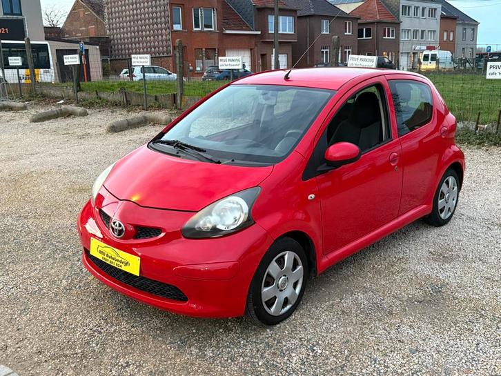 Toyota aygo benzine bwj 2006 met airco, Auto's, Toyota, Bedrijf, Aygo, ABS, Airbags, Airconditioning, Boordcomputer, Electronic Stability Program (ESP)