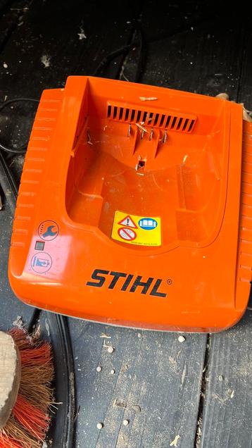 Stihl AL300 snellader beschikbaar voor biedingen