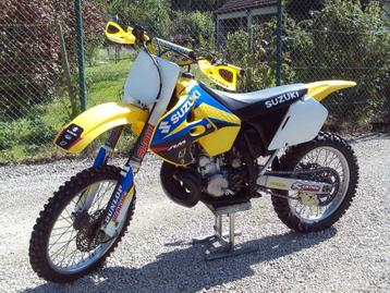 Suzuki RM 250 "Zeer mooi & wedstrijd klaar" 2 Takt exclusive beschikbaar voor biedingen