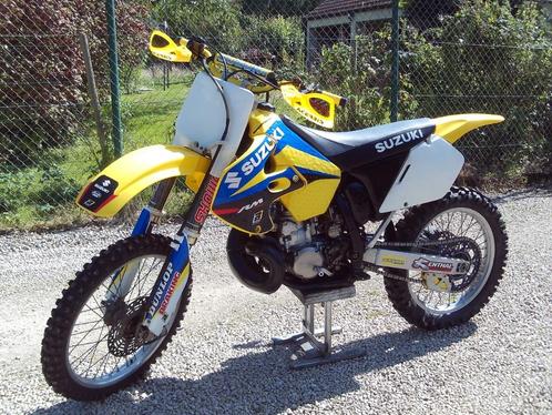 Suzuki RM 250 "Zeer mooi & wedstrijd klaar" 2 Takt exclusive, Motoren, Motoren | Suzuki, Bedrijf, Crossmotor, Ophalen