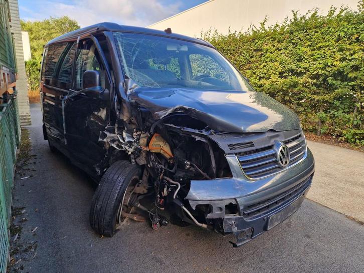 Volkswagen T5 California 2.5 TDI comfortline *ONGEVALSCHADE*, Auto's, Volkswagen, Bedrijf, Te koop, Transporter, ABS, Airbags