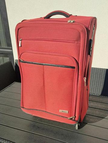 reiskoffer rood 15 euro beschikbaar voor biedingen