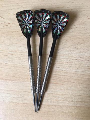 Diverse set dartpijlen te koop (ZIE FOTO’S) beschikbaar voor biedingen