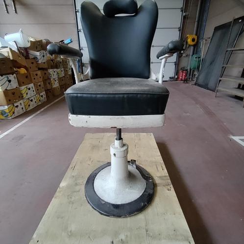 scheerstoel / kappersstoel / tandartsstoel, Antiek en Kunst, Antiek | Meubels | Stoelen en Sofa's, Ophalen