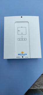 SKYLUX/SKYCOM rookkoepel centrale 24V 5A, Ophalen of Verzenden, Zo goed als nieuw