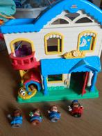 Maison de poupée Fisher Price Little People et 4 personnages, Enlèvement, Comme neuf, Set de jeu