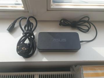 Asus 230w oplader beschikbaar voor biedingen