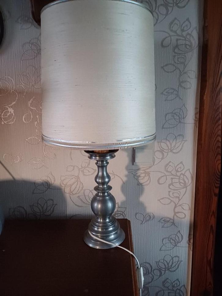 lamp met tinnen voet, Huis en Inrichting, Lampen | Tafellampen, Zo goed als nieuw, 50 tot 75 cm, Overige materialen, Ophalen