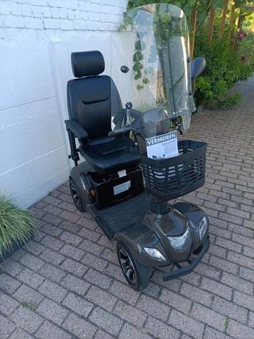 ZEER Mooie Scootmobiel CARPO 4 LTD Slechts 831 km, Enlèvement ou Envoi, Comme neuf, Vermeiren