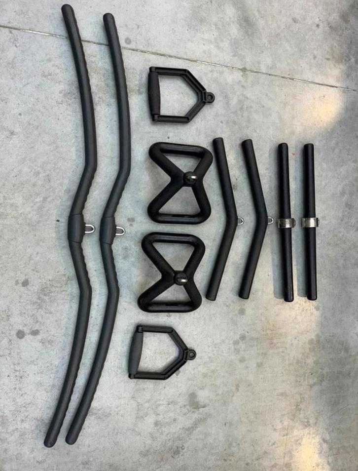 Technogym regroupe les biceps et les triceps plats, Sports & Fitness, Équipement de fitness, Pectoraux, Enlèvement