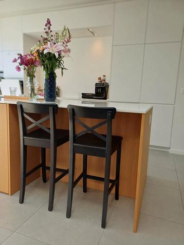 Twee barkrukken (ikea) beschikbaar voor biedingen