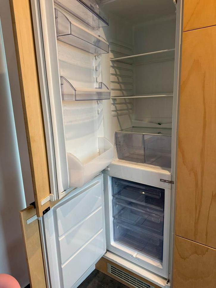 Koelkast vriezer inbouw, Elektronische apparatuur, Koelkasten en IJskasten, Gebruikt, Met aparte vriezer, 150 tot 200 liter, 160 cm of meer