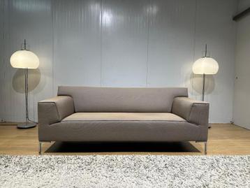 ZGAN Design on Stock Bloq 2,5-zitsbank – NP: €2.800 beschikbaar voor biedingen
