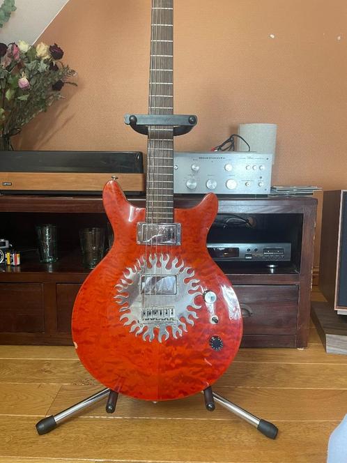 Michael Kelly Hourglass Tribal Sun Archtop, Muziek en Instrumenten, Snaarinstrumenten | Gitaren | Elektrisch, Gebruikt, Solid body