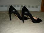 Zwarte open schoenen in lakleer, Buffalo, maat 38, Kleding | Dames, Schoenen, Zwart, Ophalen of Verzenden, Zo goed als nieuw, Schoenen met hoge hakken