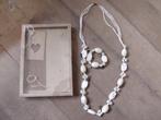 ketting + armband / cadeauset, Handtassen en Accessoires, Kettingen, Ophalen of Verzenden, Zo goed als nieuw, Beige, Kunststof
