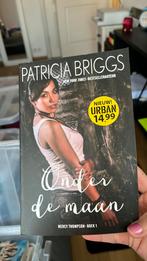 Patricia Briggs - Onder de maan, Ophalen of Verzenden, Nieuw, Patricia Briggs