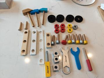 Assortiment gereedschap speelgoed beschikbaar voor biedingen