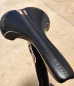 Selle unique "Selle Italia" avec tige de selle carbone, Ophalen of Verzenden, Zo goed als nieuw