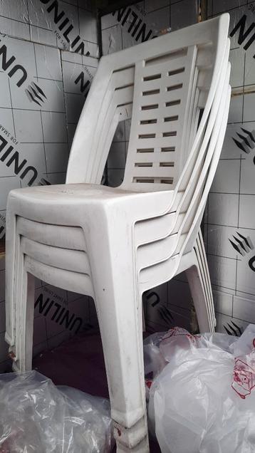 4 tuinstoelen beschikbaar voor biedingen