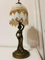 Unieke Art deco dame lamp brons met kralen, Antiquités & Art, Antiquités | Éclairage, Enlèvement