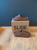 Heezy slide flax, Vêtements | Hommes, Chaussures, Comme neuf, Chaussons, Brun, Yeezy