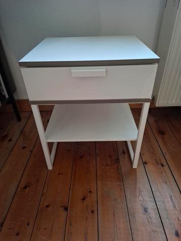 Meuble de chevet Ikea