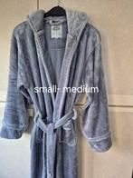 Badjas zachte fleece met kap. Kleur grijs. Maat S/M, Vêtements | Femmes, Enlèvement, Taille 36 (S), Gris