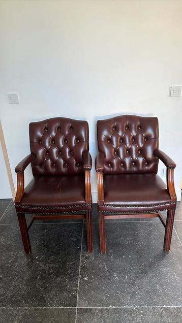 Chesterfield stoelen beschikbaar voor biedingen