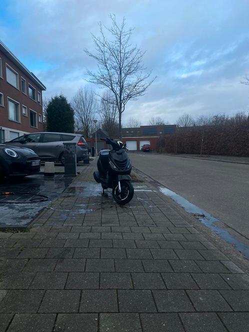 Piaggio zip, Fietsen en Brommers, Brommeronderdelen | Scooters, Zo goed als nieuw, Ophalen of Verzenden